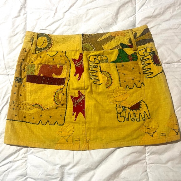 Alice+ Olivia Vintage Mini Skirt Rare Yellow Embroidered  SZ 2 EUC - Picture 5 of 8